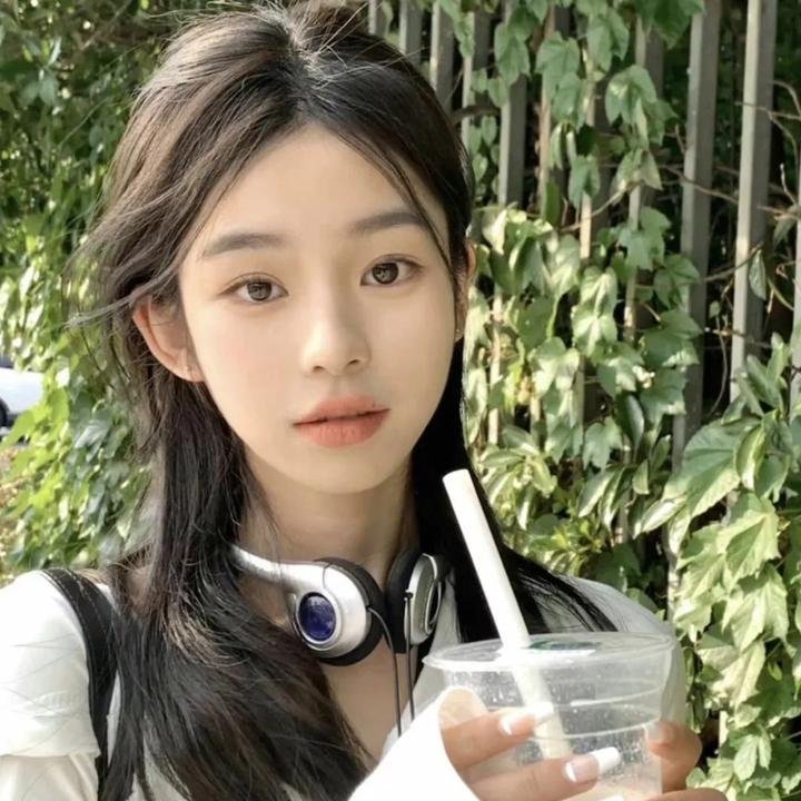 她的伪装